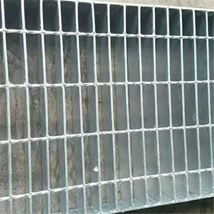 厂家直销镀锌平台钢格板现货 批发污水处理厂用楼梯踏步板