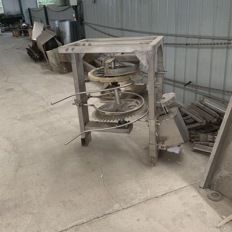 鸿润通家禽割爪器 半自动家禽割爪器 流水线割爪器