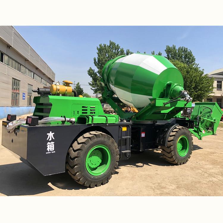 2.6方 多功能自走式混凝土搅拌罐车