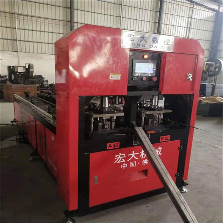 海南三亚角铁自动冲孔载断机 方管数控冲切机厂家厂家技术精湛宏大机械