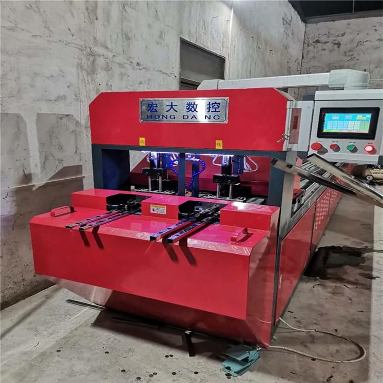 湖北恩施角铁自动冲孔载断机 方管数控冲切机厂家今日价格宏大机械