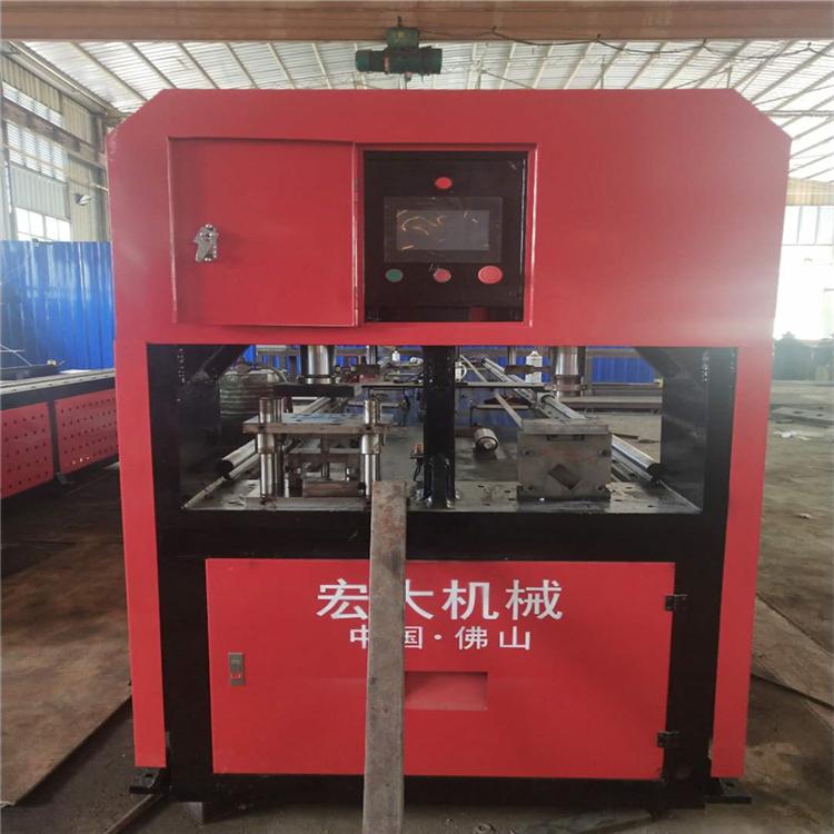 四川乐山角钢数控冲孔载断机 角钢数控冲切机器厂家+咨询热线宏大机械