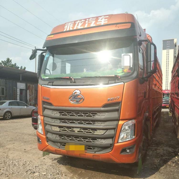 东风柳汽 乘龙H7 载货车 前四后八 9米6高栏  首付八万 17年6月上户 可提档