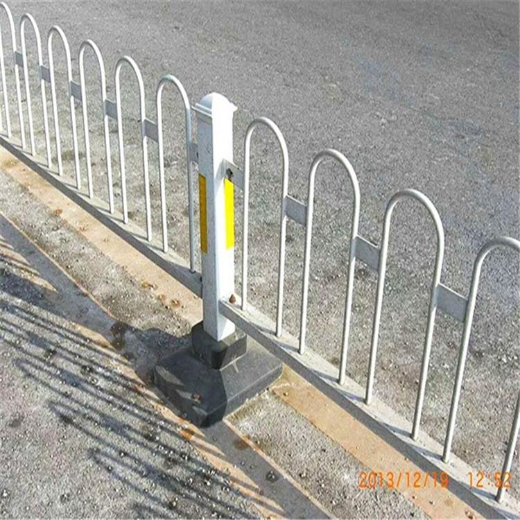 京式护栏 马路交通安全围栏 道路m式u型n型城市公路防撞隔离护栏