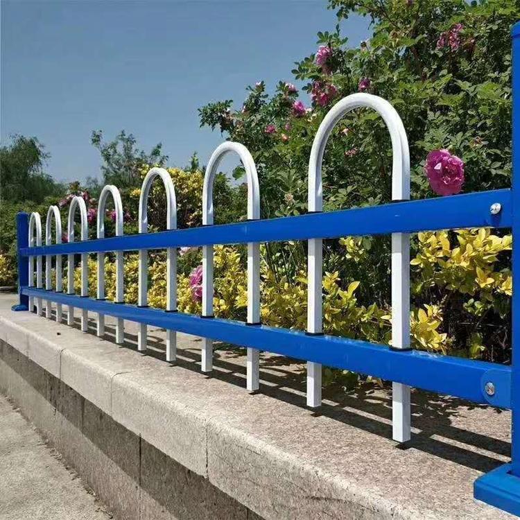 定做锌钢管草地围栏 花坛隔离草坪护栏 铁艺围墙栏杆厂家