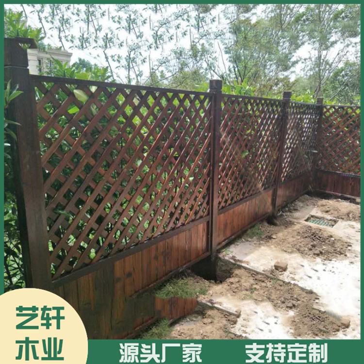公园防腐木围栏 防腐木围栏定制 环保材质 安全可靠