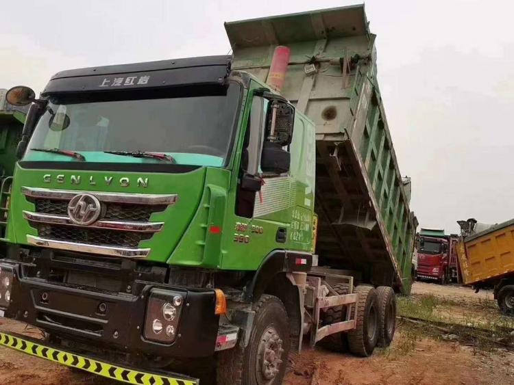 红岩杰狮后八轮自卸车 国五 390马力