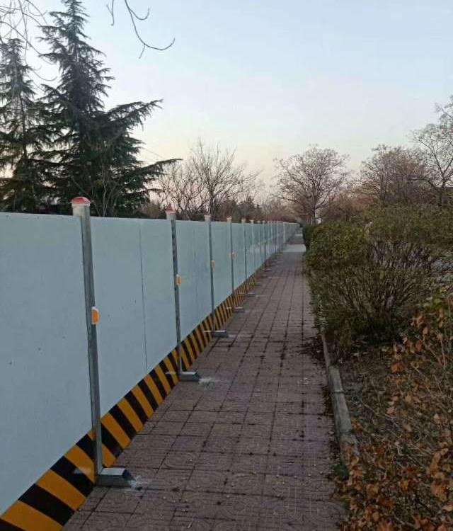 西安市政围挡租售-市政小草围挡-厂家直供