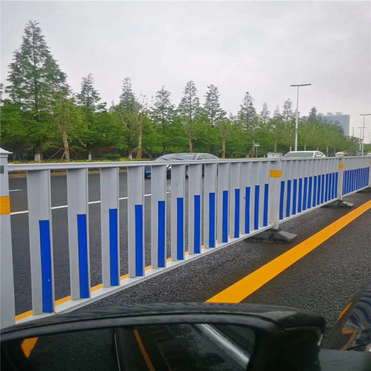 市政护栏 厂家直销市政道路中间隔离护栏 道路隔离防撞栏定制