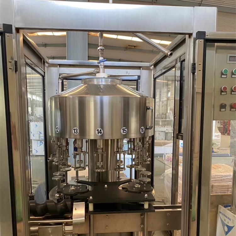 灌装机生产厂家  酱油醋灌装机   调味品灌装机  负压式灌装机 直线定位灌装机