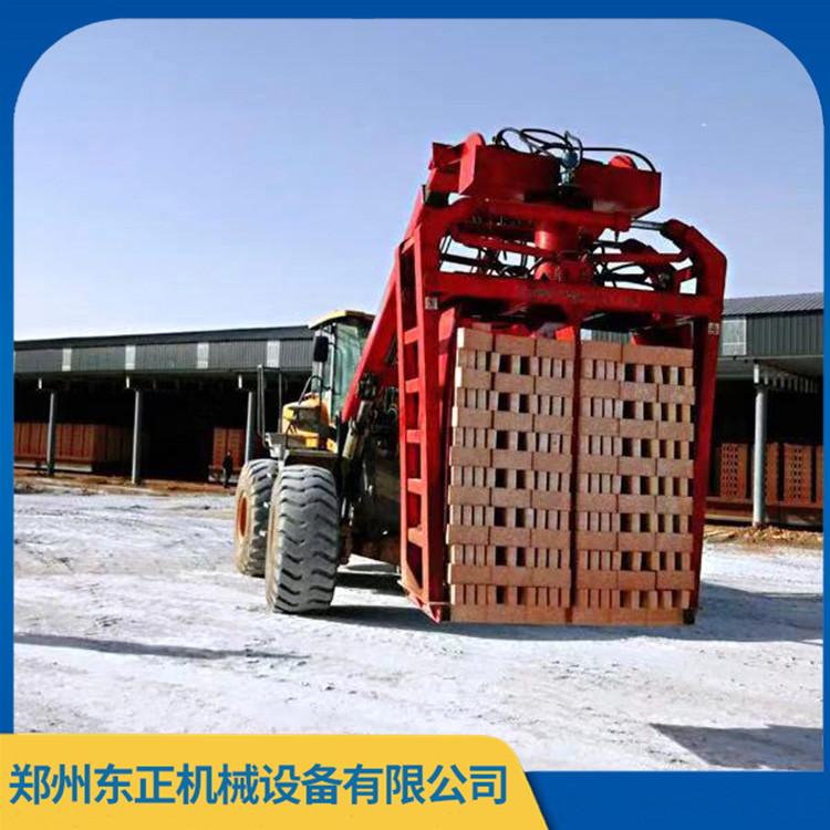 长期供应铲车式抱砖机 河南铲车式抱砖机 现货供应 解决搬运难题