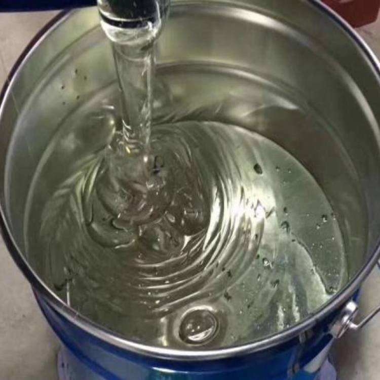 成都液体水玻璃厂家 成都泡花碱生产厂家  成都水玻璃粘合剂 建筑注浆灌浆专用