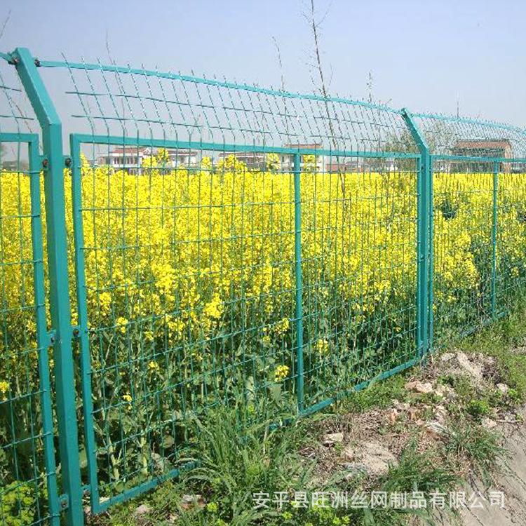 供应1.8米*3米框架护栏网 园林圈地绿色铁丝带框护栏网厂家