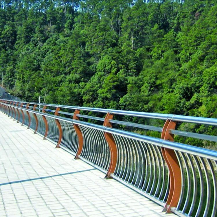 彭州市桥梁护栏不锈钢安全防护隔离桥梁护栏加工新型河道景观防撞桥梁护栏