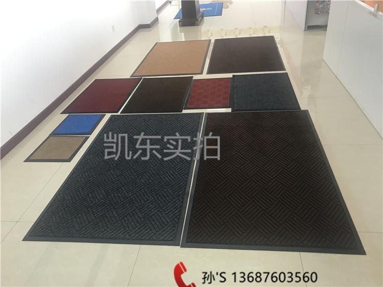 有边橡胶垫 青岛凯东 天然橡胶压花地垫 入户胶压花地垫