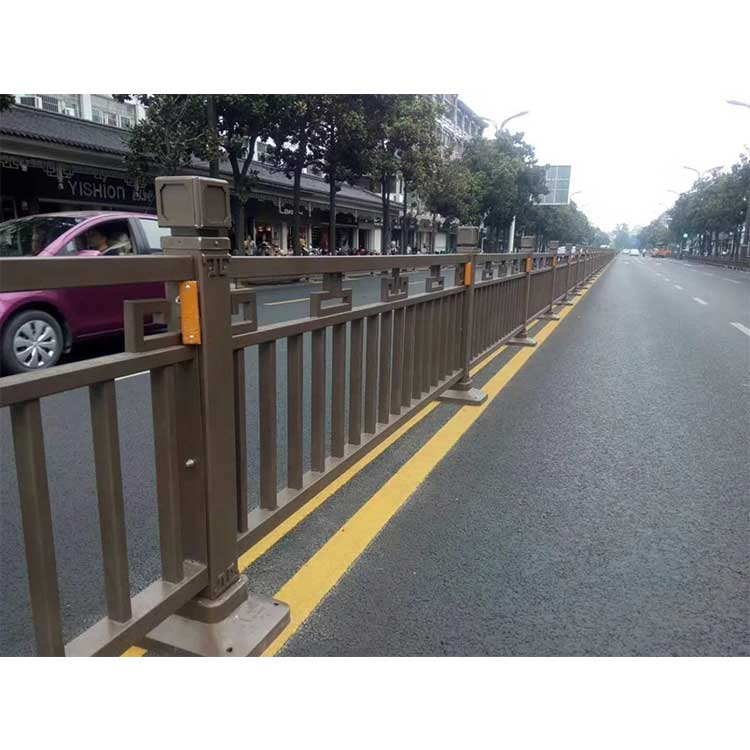 成都道路栏杆-中央隔离护栏 成都道路栏杆安装销售 成都高三代隔离护栏生产厂家