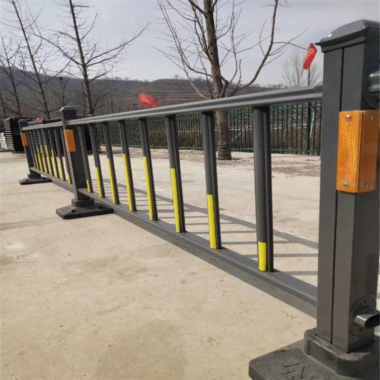 市政护栏 定制城市中间道路市政护栏 公路人行道市政护栏