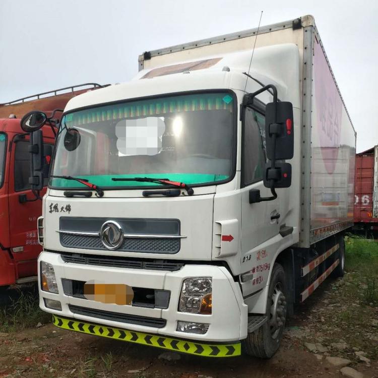 东风天锦 单桥车 天锦厢式货车 前2后4 210马力 六缸机 7米8大箱 带尾板 国五排放 可提档 可按揭 首付6万