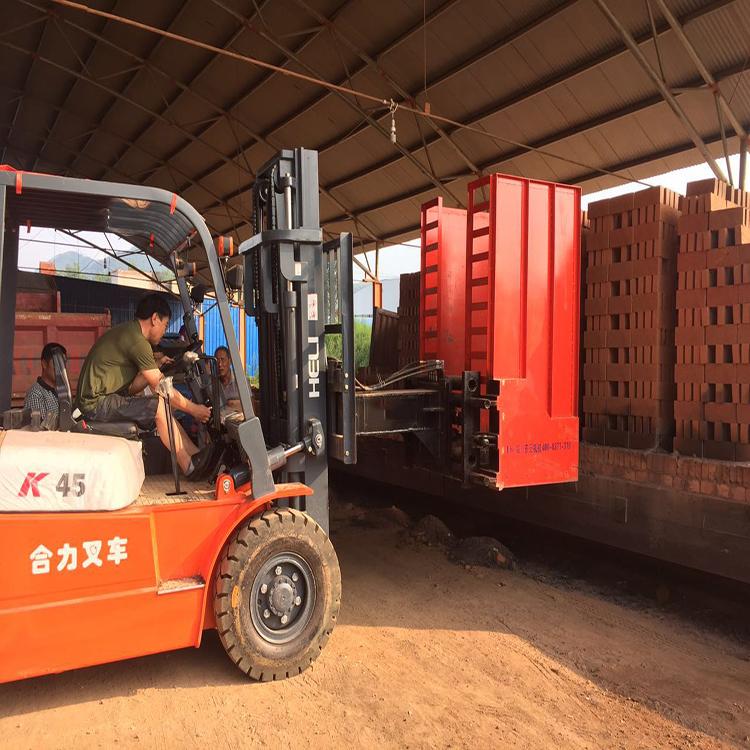 叉车一体化抱砖机 叉车抱砖机设备 效率高 值得信赖