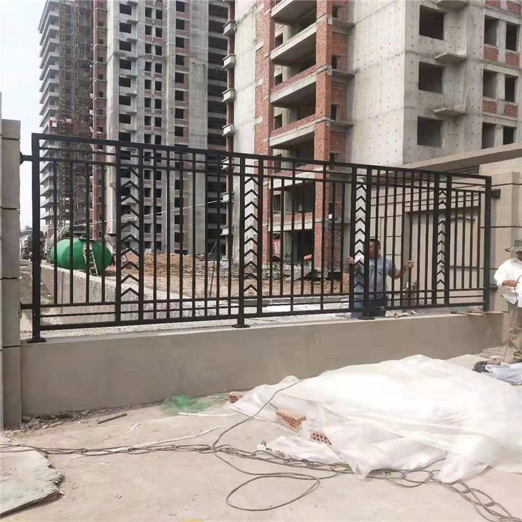 防护护栏 小区别墅铁艺围墙护栏 厂区铁艺围栏 黑色圆管铝枪尖焊接护栏