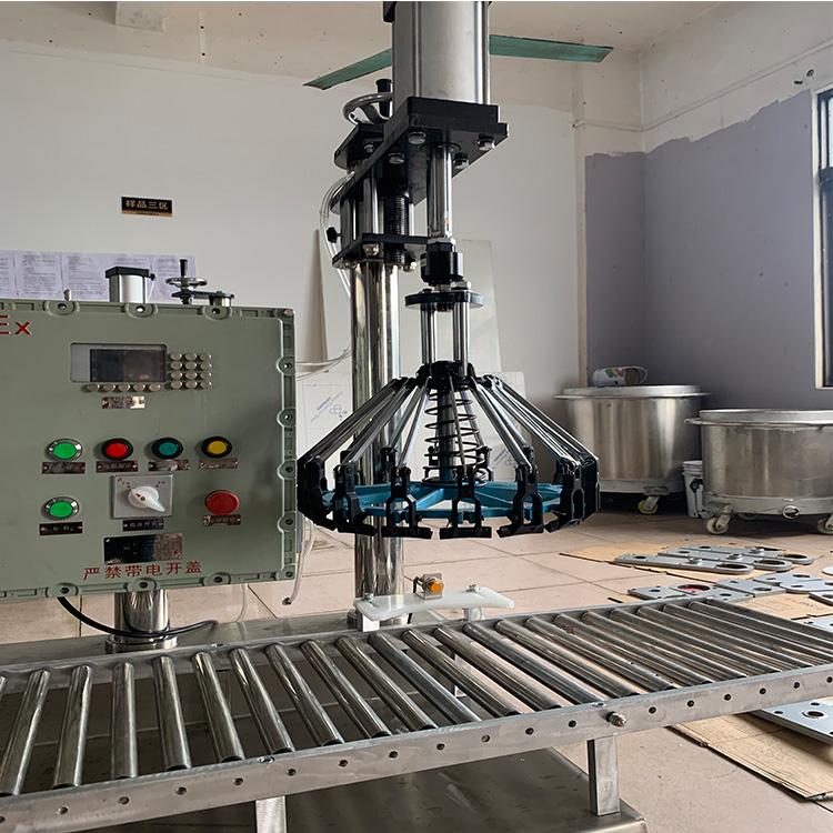 厂家直销润滑油灌装机  小型液体灌装机厂家  欣三合