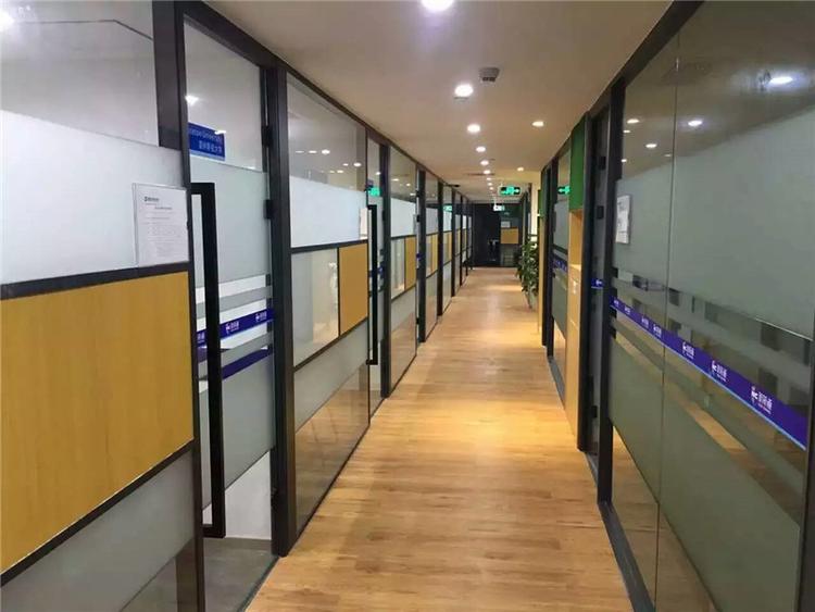西安双层隔音玻璃隔断市场行情 优台玻璃隔断款式多样化