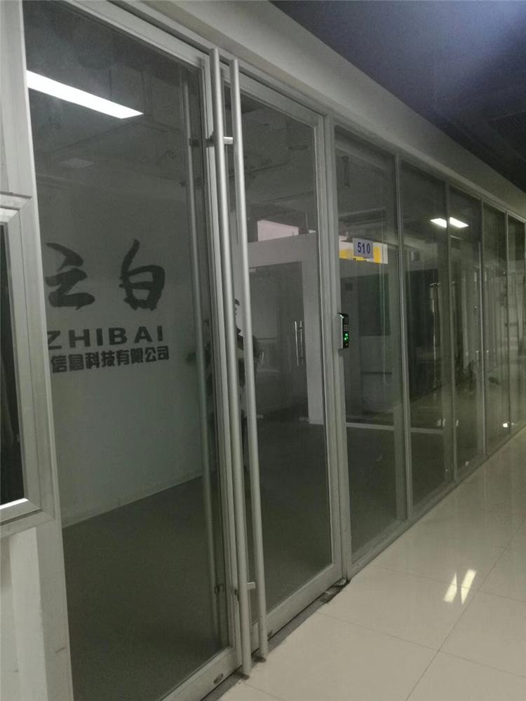 西安玻璃隔断定制 优台玻璃隔断款式多样化 玻璃隔断用途