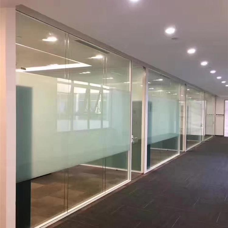 西安百叶玻璃隔断厂家 优台玻璃隔断多种造型工艺 玻璃隔断用途