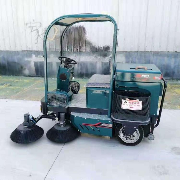 驾驶式电动扫地车 电动扫路车 电动三轮扫路车现货供应