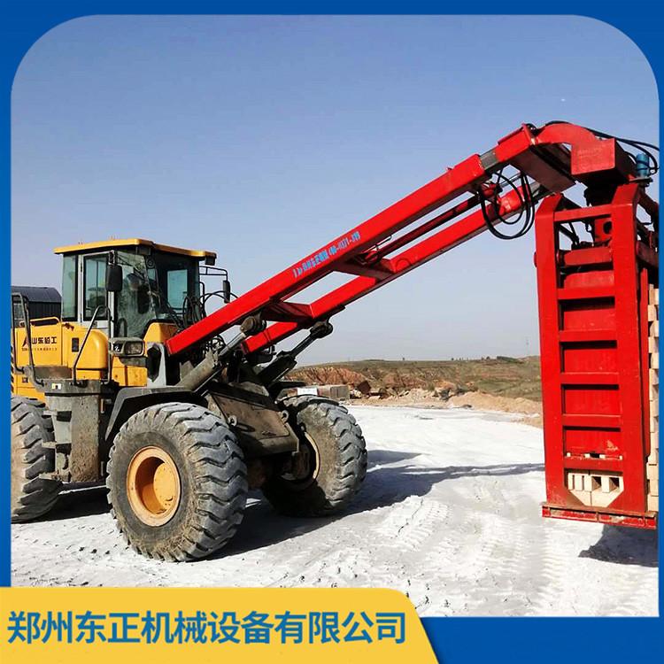 现货红砖标砖夹砖机 郑州铲车式抱砖机夹砖机厂家 使用稳固 不易掉砖