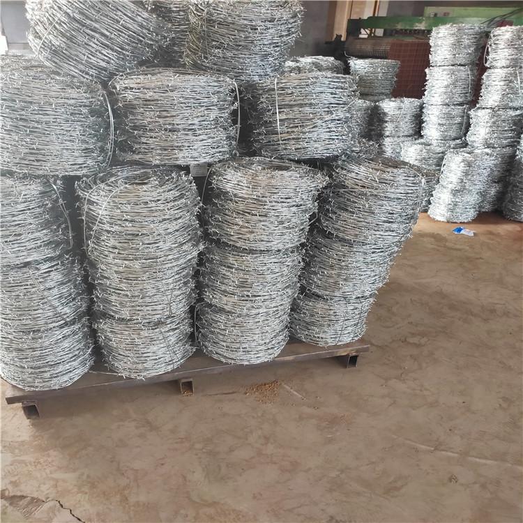 厂家供应 牧场带刺铁丝网刺绳  定制飞腾刺绳