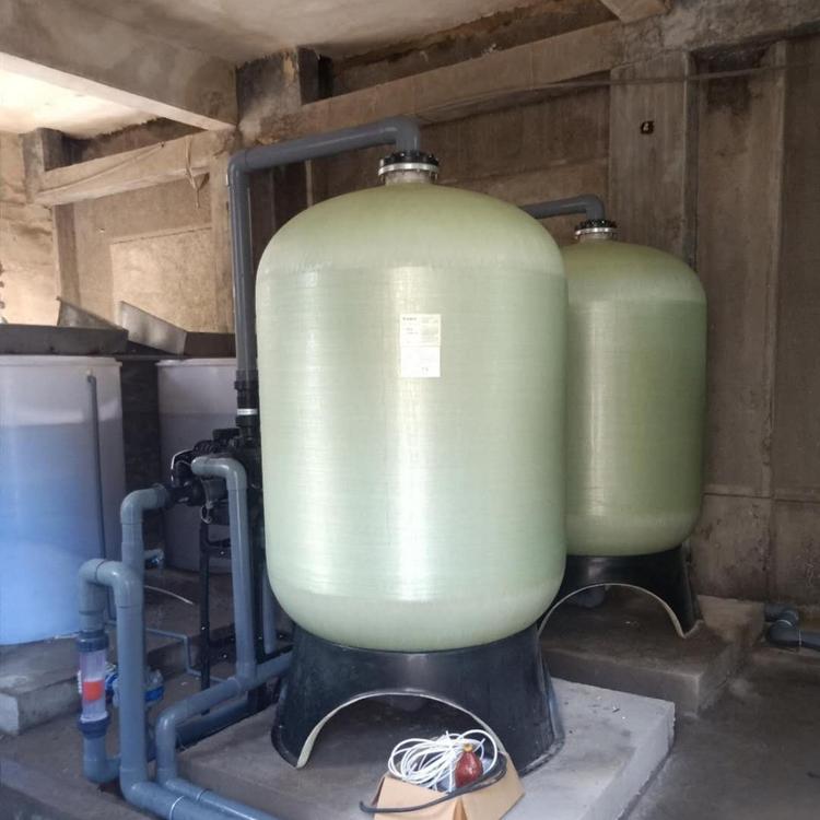瀚高中联软化水设备定做  软化水设备厂家直销  玻璃钢罐软化水设备  不锈钢罐软化水设备  锅炉类软化水设备