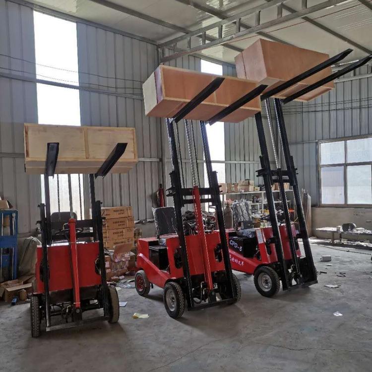 四轮平衡重叉车2吨电瓶装卸铲车环保电动叉车1.5吨座驾电动堆高车