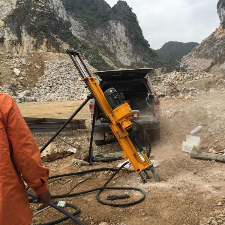 咸宁现货供应ZTD100支架式潜孔钻 电动潜孔钻机用于公路铁路打孔