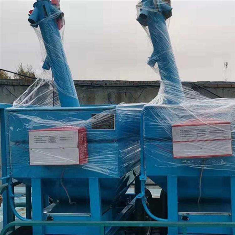 价格优惠 肉鸡上料车厂 广东肉鸡上料车