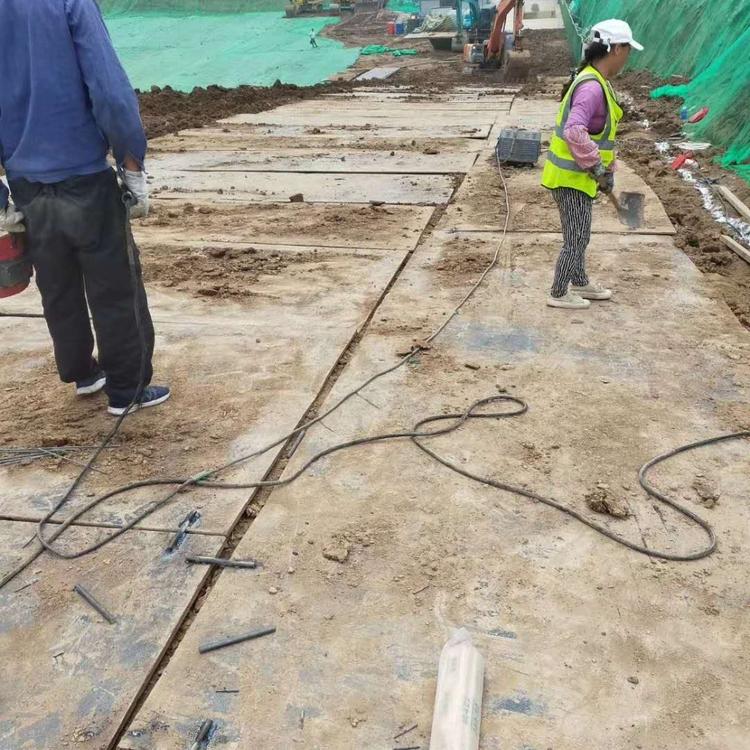 西安铺路钢板大量专业铺路钢板租赁 陕西钢板出租20厚