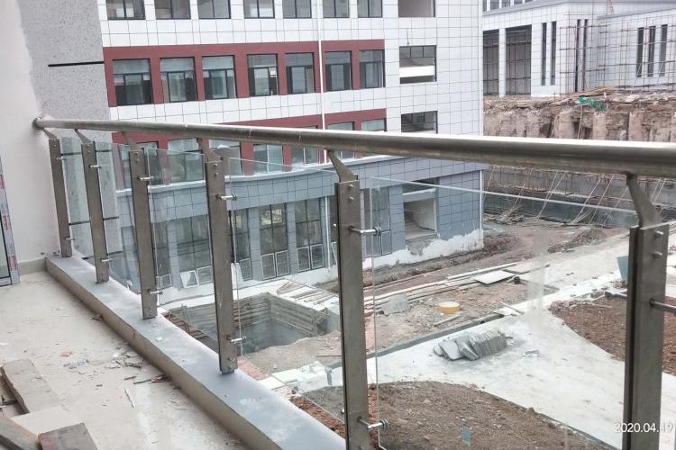 四川组装玻璃阳台栏杆 四川玻璃阳台栏杆四川阳台玻璃栏杆四川飘窗四川飘窗栏杆
