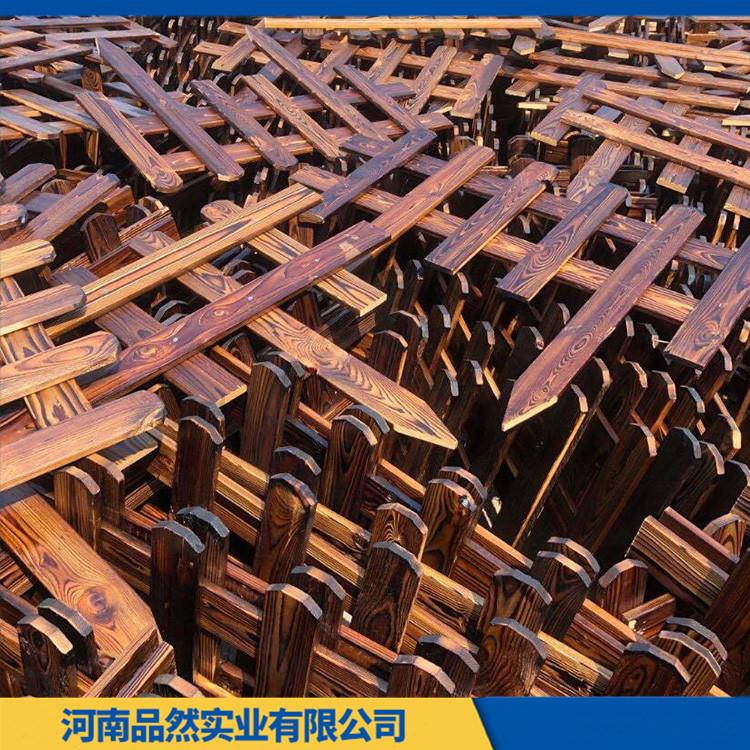 木栅栏防腐木木围栏 户外碳化防腐木栅栏 强度高 冲击韧性强