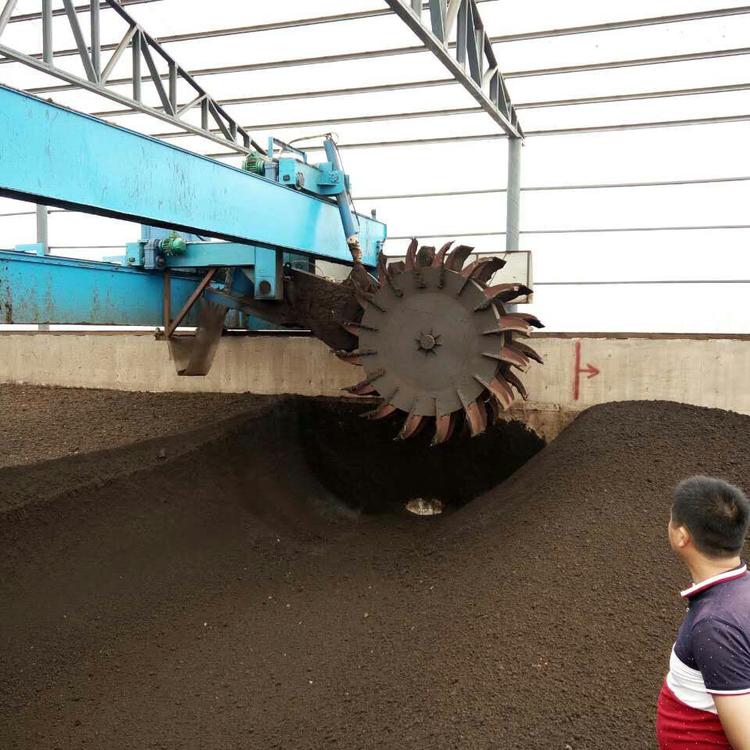12米宽叶轮翻堆机 污泥翻抛机 重型翻抛设备