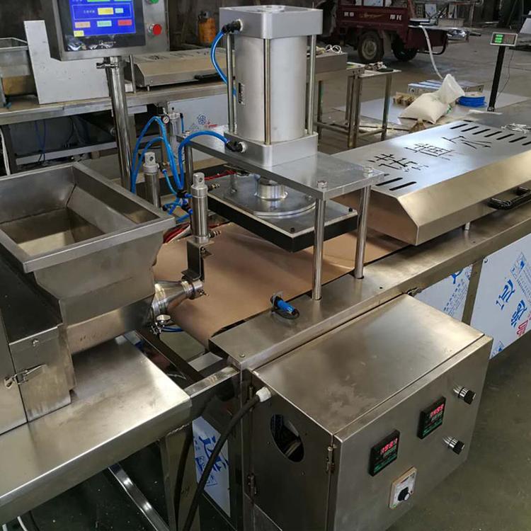 不锈钢全自动压饼机  全自动压饼机价格公道  鸡肉卷用自动压饼机