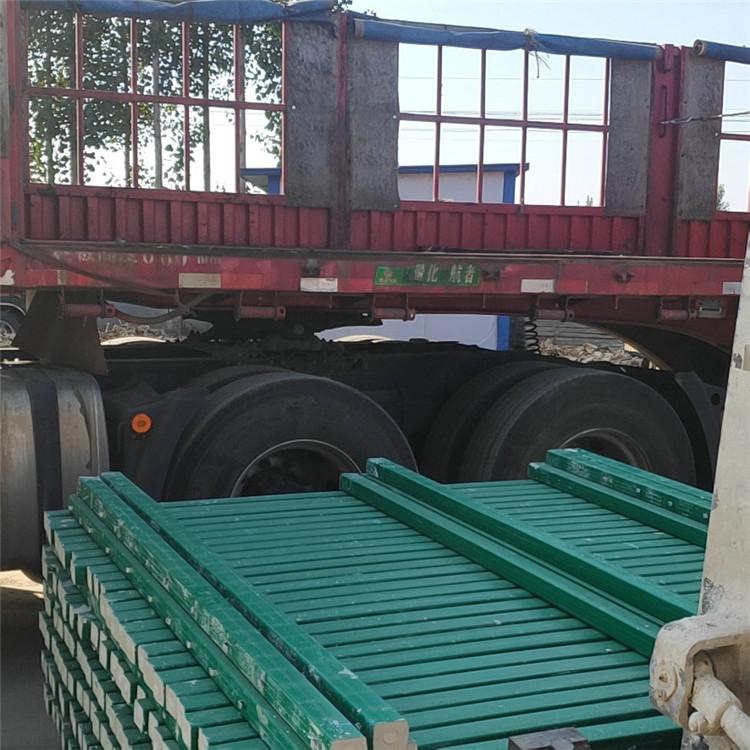 飞腾丝网 复合立柱 铁路隔离栏复合立柱 厂家直供