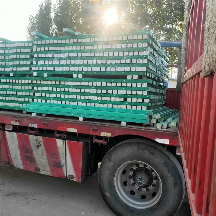飞腾丝网 GRC复合立柱 刺绳复合立柱 厂家量身定制