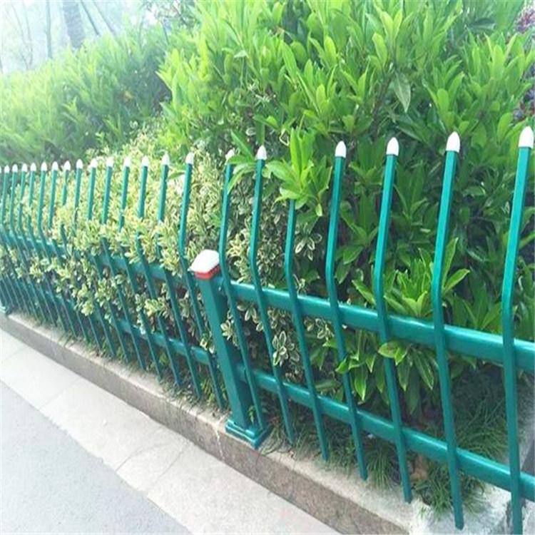 锌钢草坪护栏 河道公园U型草坪护栏 绿化小区折弯锌钢隔离围栏