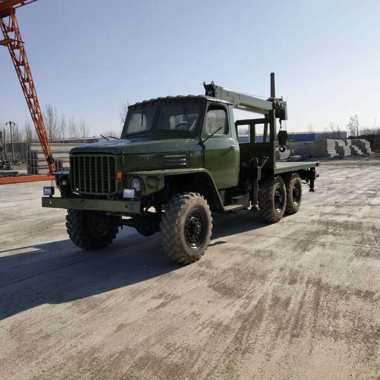东风六驱随车吊可上牌 载重10吨随车吊六驱车 六吨四驱四不像随车吊