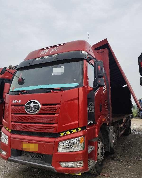 解放J6P厢式货车哪里买的到 解放J6货车哪里买 J6货车 飞翼车厢 前四后八 9米6货箱 国5首付7万