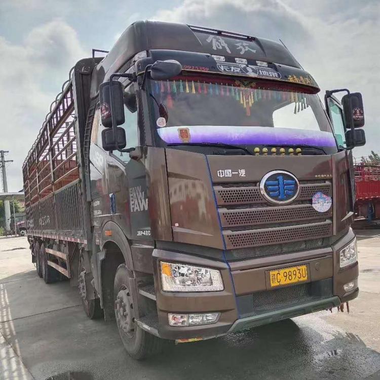 解放前四后八9.6米箱式货车  J6P   460马力