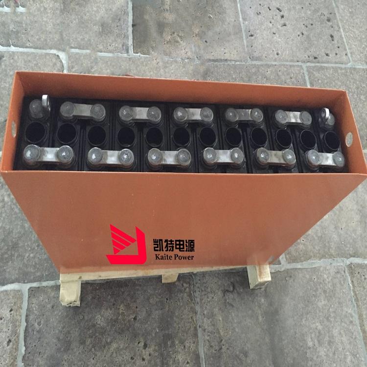 镇江长期现货出售电动叉车蓄电池 叉车蓄电池 24V.36V蓄电池组量多价优