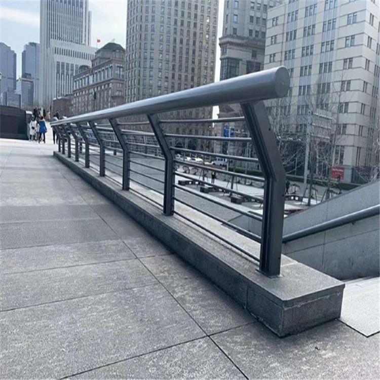 定做镀锌喷涂景观防护栏杆 河道高架桥防撞栏杆 桥梁护栏