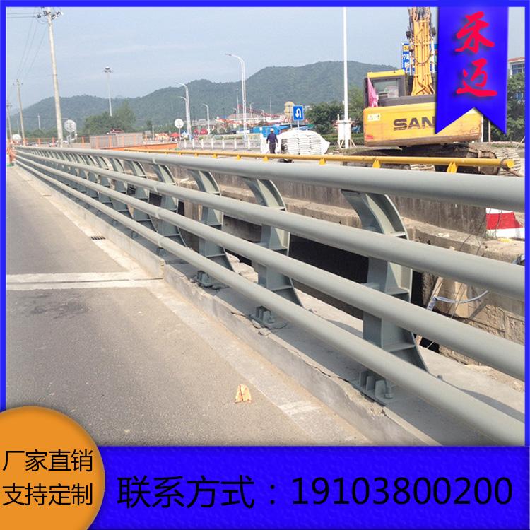 黄金护栏 按需定制护栏 防撞栏杆_禾迈