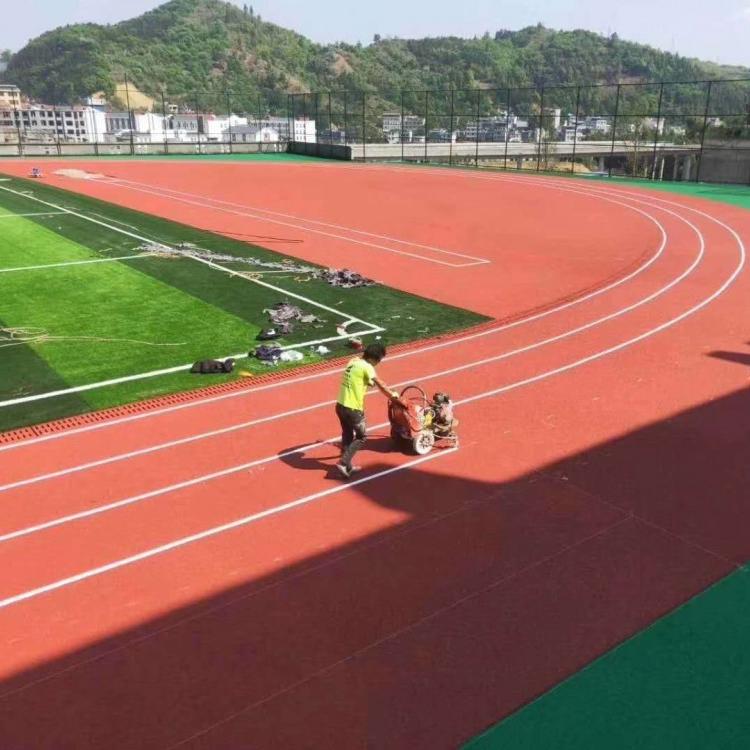 13mm新国标透气型塑胶跑道施工学校操场跑道全国供应